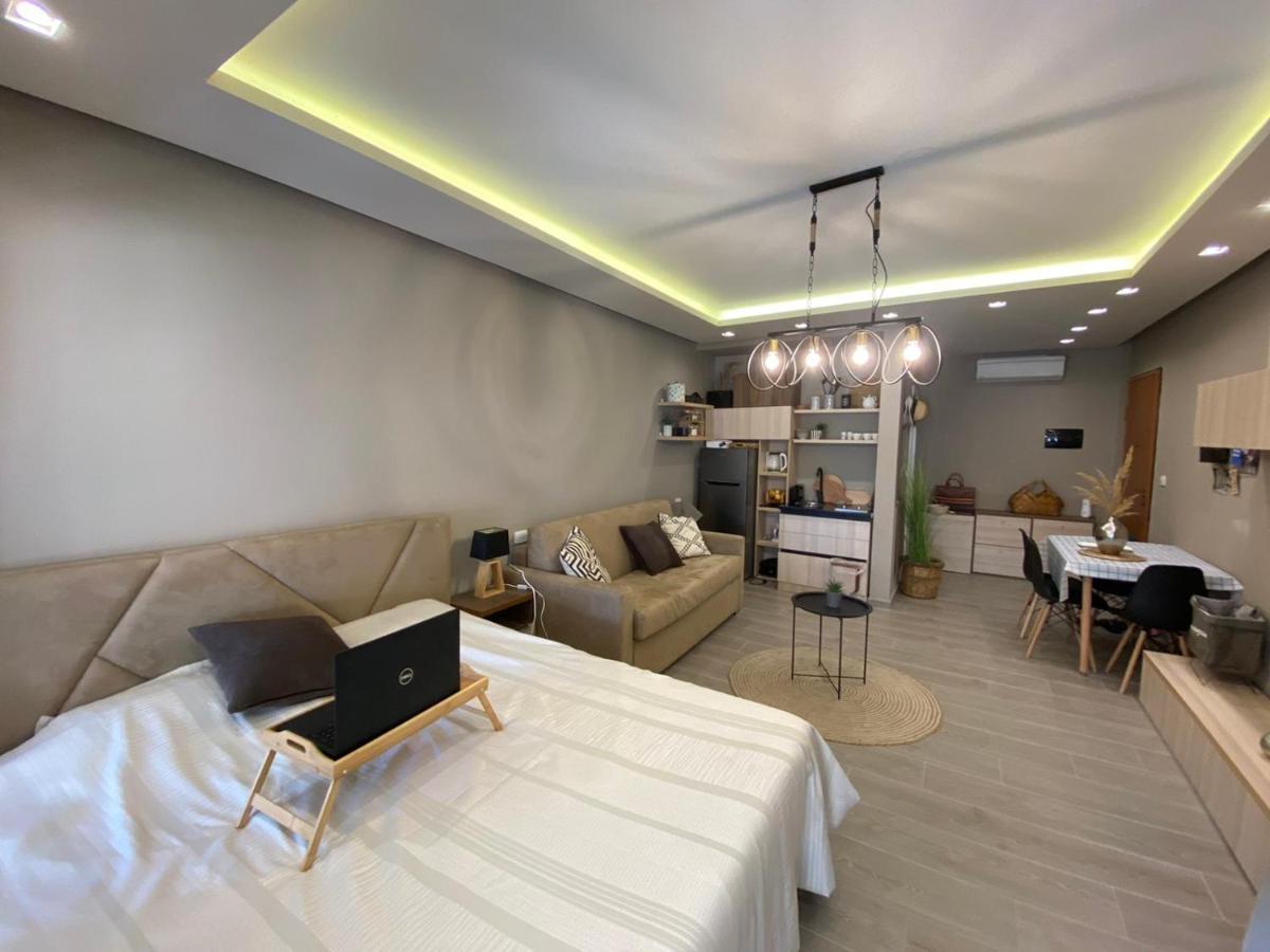 Qerret Boutique Studio Apartment Голем Екстериор снимка