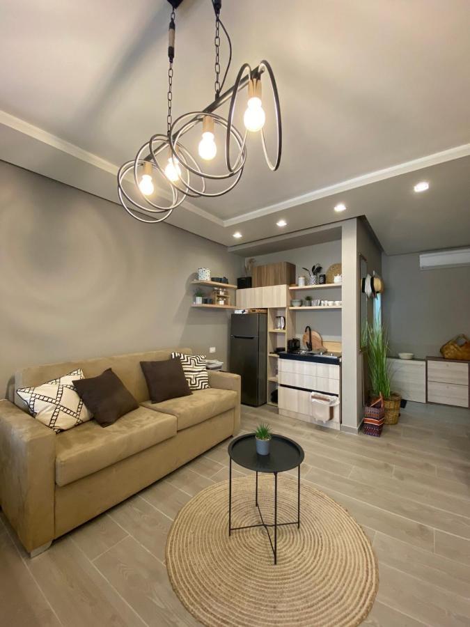 Qerret Boutique Studio Apartment Голем Екстериор снимка