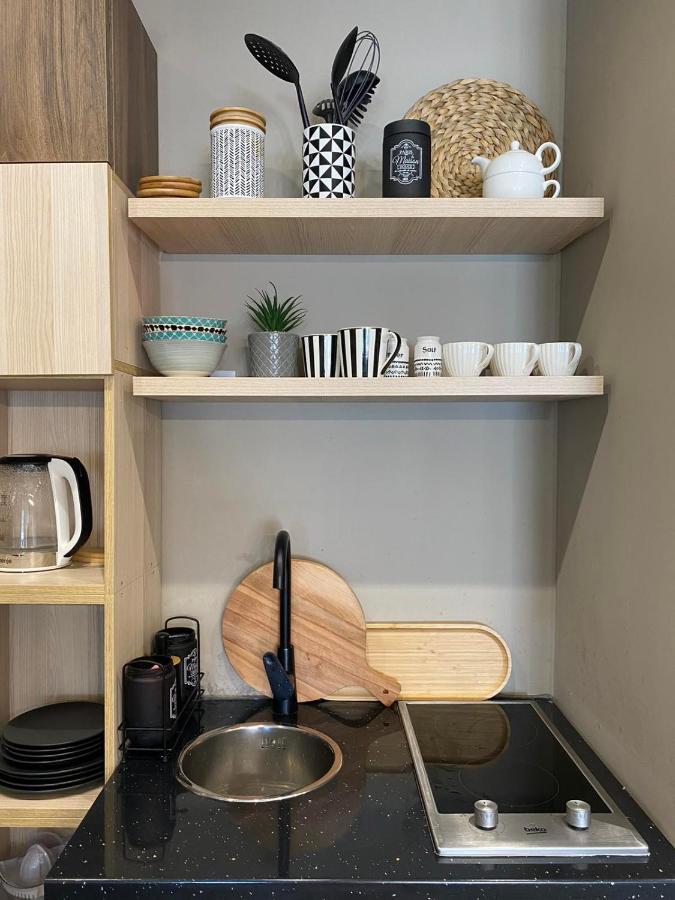 Qerret Boutique Studio Apartment Голем Екстериор снимка