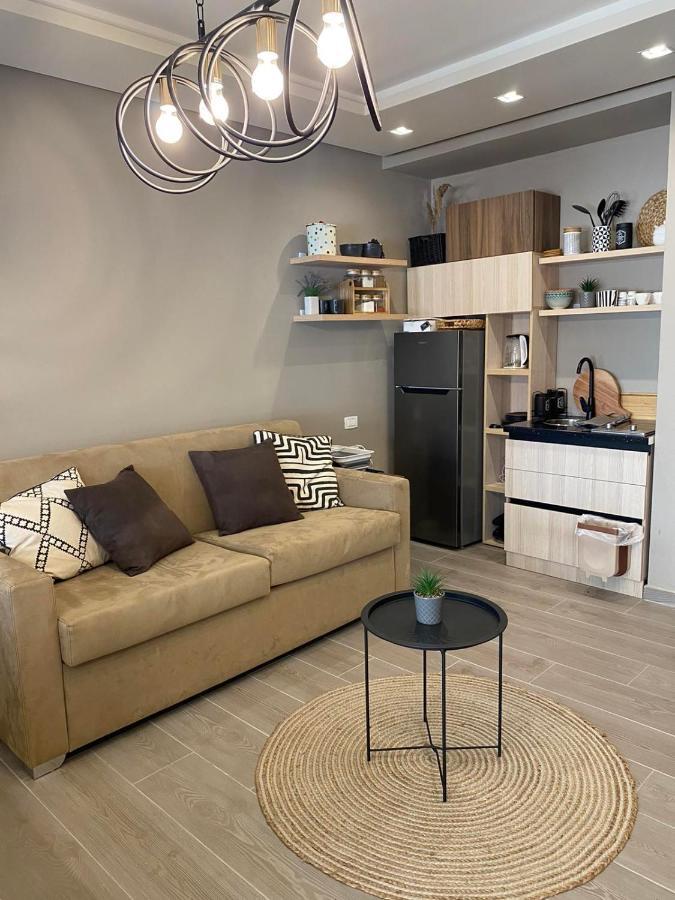 Qerret Boutique Studio Apartment Голем Екстериор снимка
