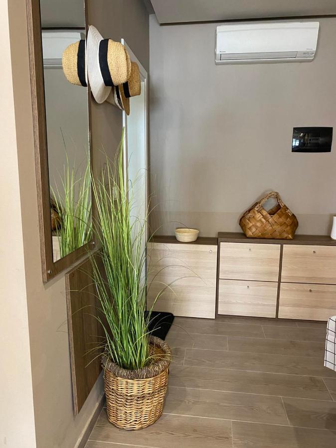 Qerret Boutique Studio Apartment Голем Екстериор снимка