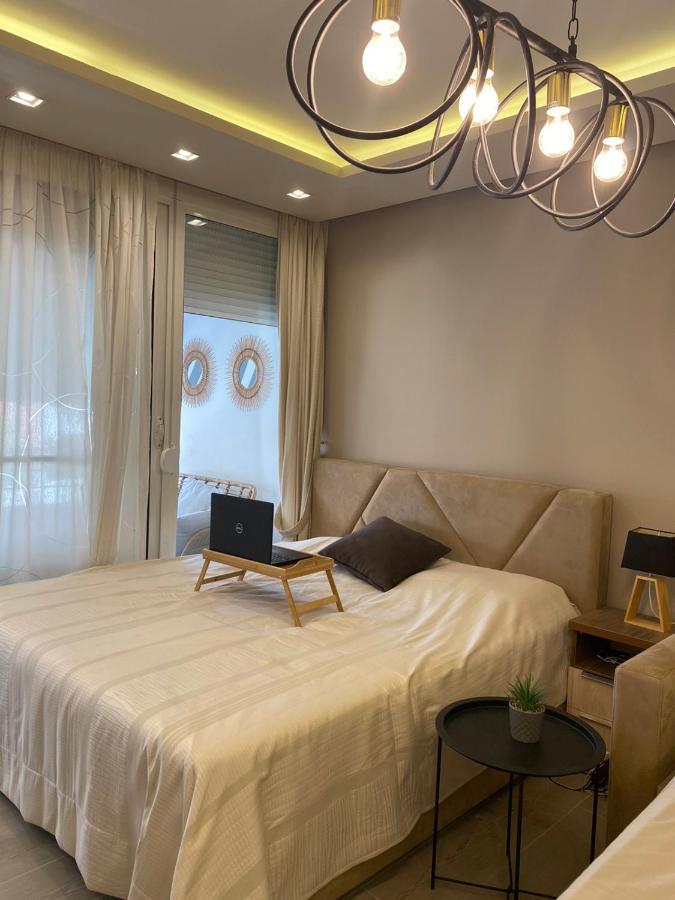 Qerret Boutique Studio Apartment Голем Екстериор снимка